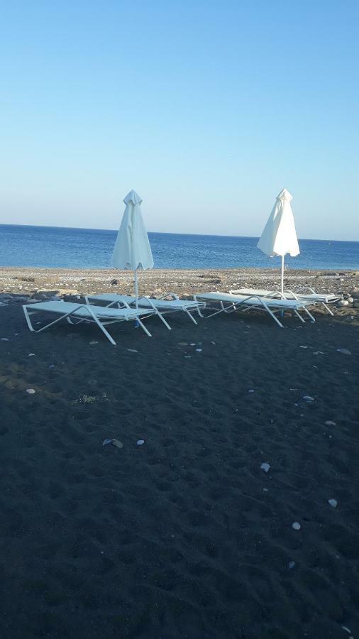 Vamare Beachfront House Генади Екстериор снимка